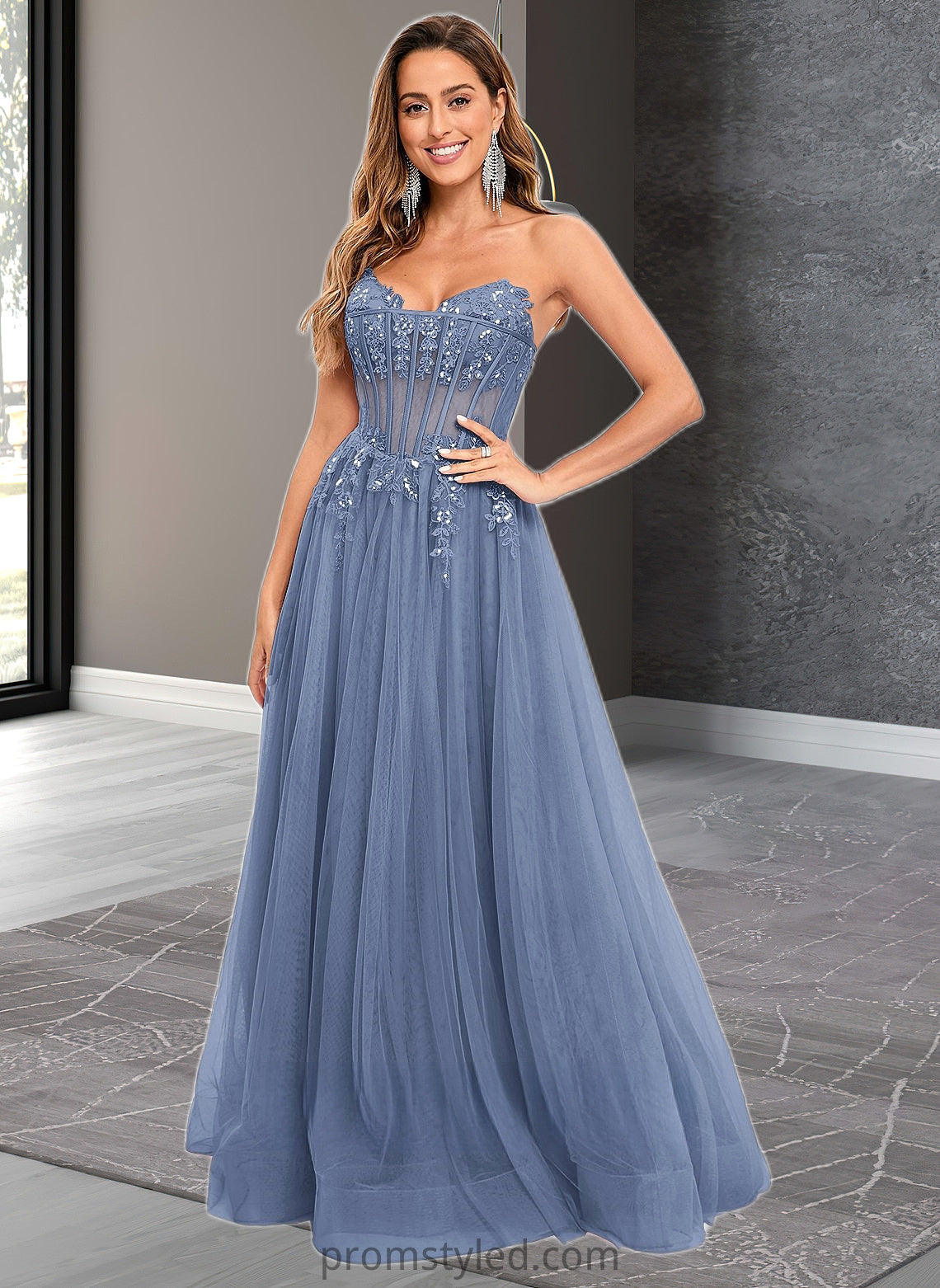 Ashlee Ball-Gown/Princess V-Neck Floor-Length Tulle Prom Dresses With Sequins Appliques Lace HLP0025837