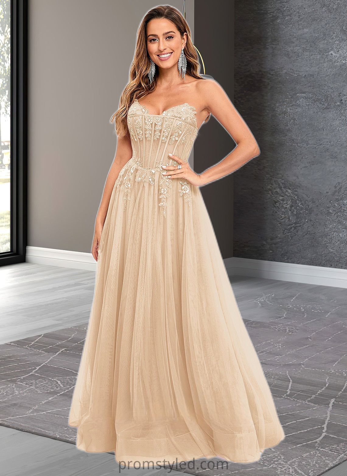 Ashlee Ball-Gown/Princess V-Neck Floor-Length Tulle Prom Dresses With Sequins Appliques Lace HLP0025837