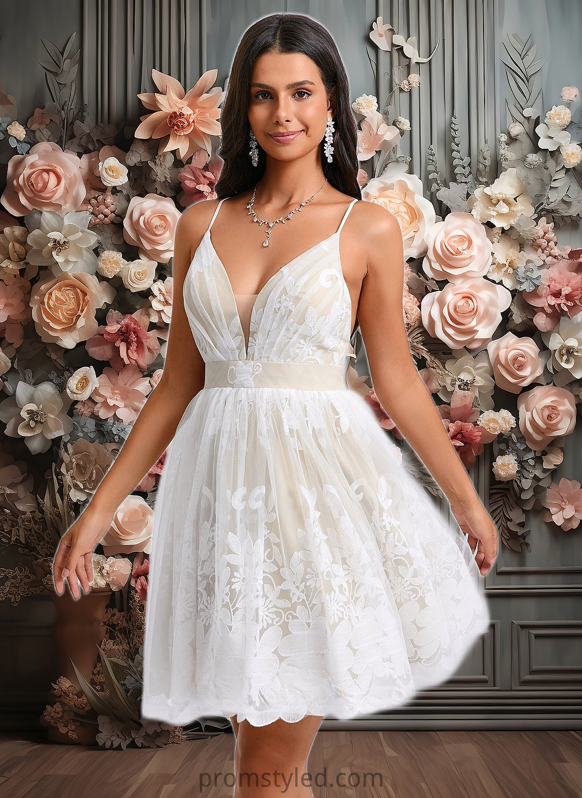 Selina Ball-Gown/Princess V-Neck Short Tulle Lace Homecoming Dress With Pleated HLP0025711