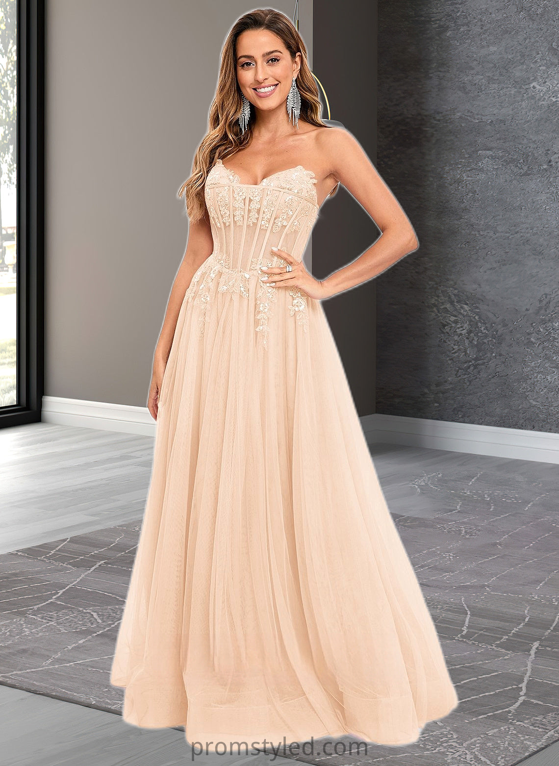 Ashlee Ball-Gown/Princess V-Neck Floor-Length Tulle Prom Dresses With Sequins Appliques Lace HLP0025837