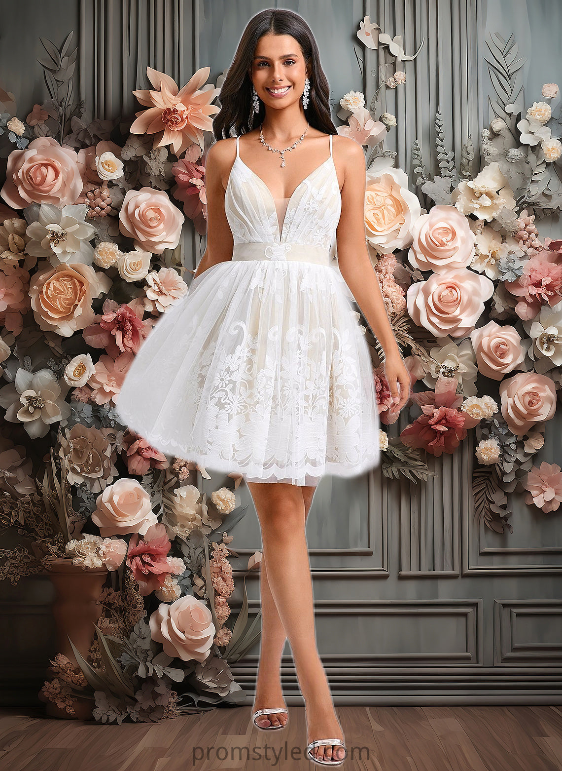 Selina Ball-Gown/Princess V-Neck Short Tulle Lace Homecoming Dress With Pleated HLP0025711