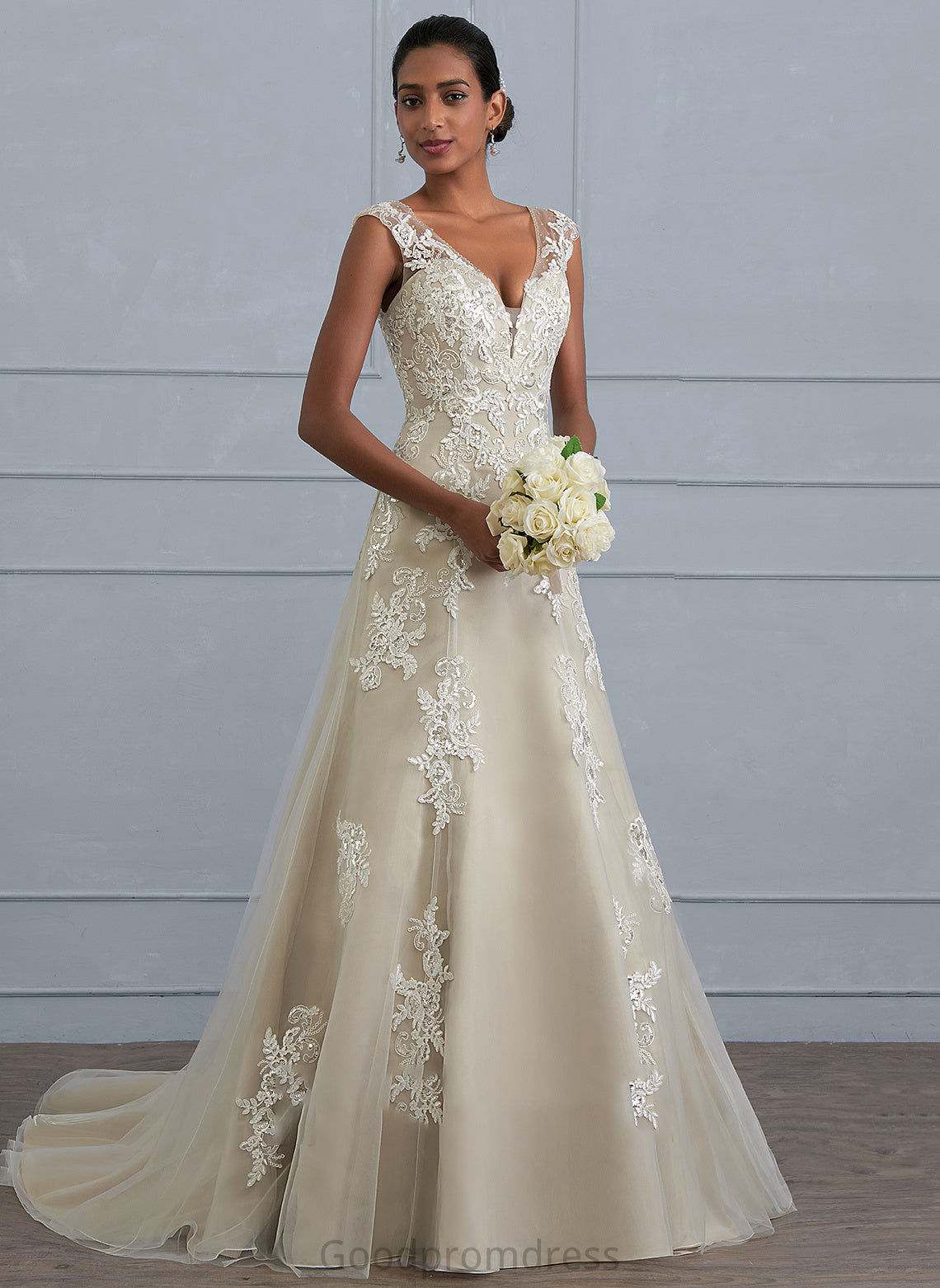 Sequins Evangeline Wedding Dresses A-Line Wedding Lace Tulle Dress With Court Train V-neck Beading