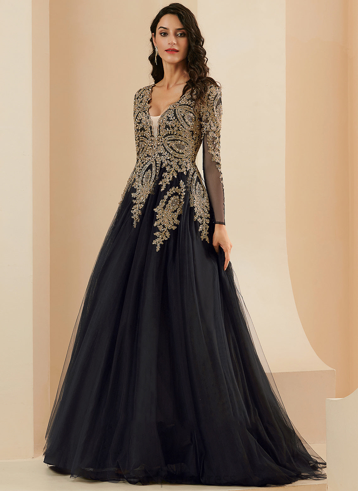 Train Ball-Gown/Princess Tulle Prom Dresses Lace Sequins V-neck Sweep With Yasmin