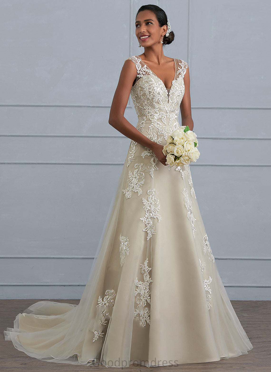 Sequins Evangeline Wedding Dresses A-Line Wedding Lace Tulle Dress With Court Train V-neck Beading