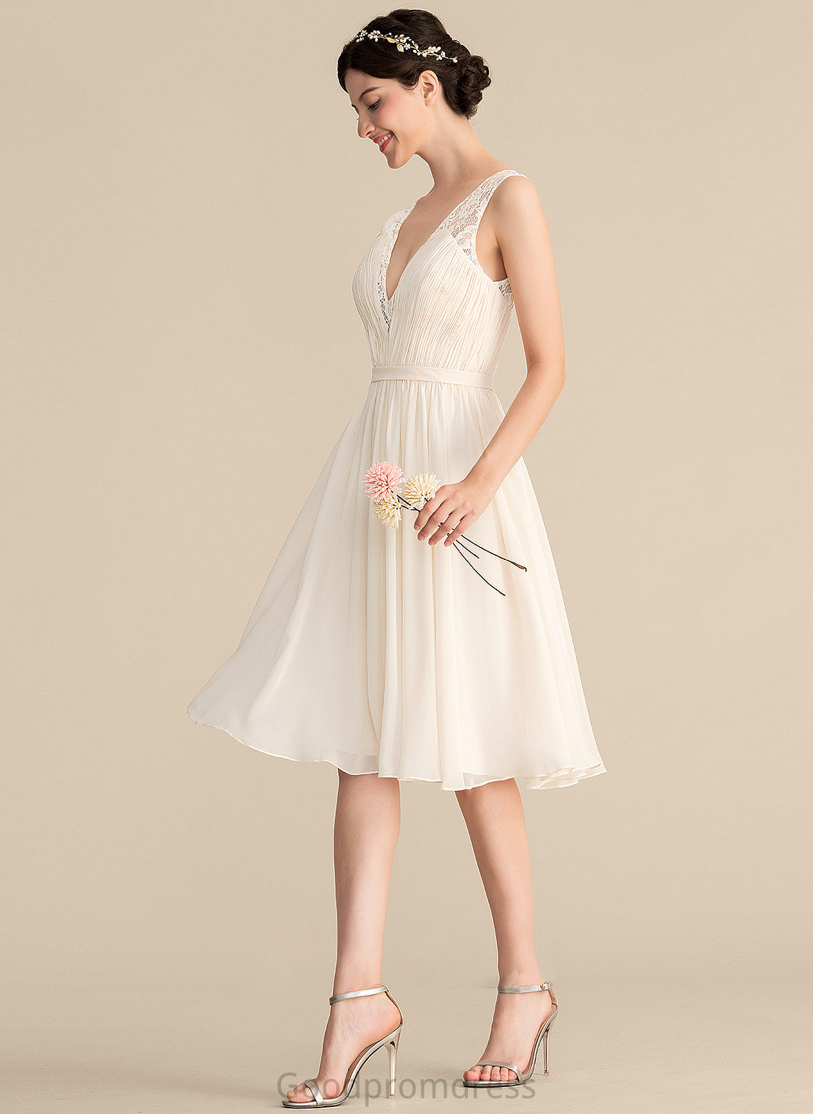 Hailee Wedding Dresses Chiffon A-Line Ruffle Dress Knee-Length V-neck Lace Wedding With