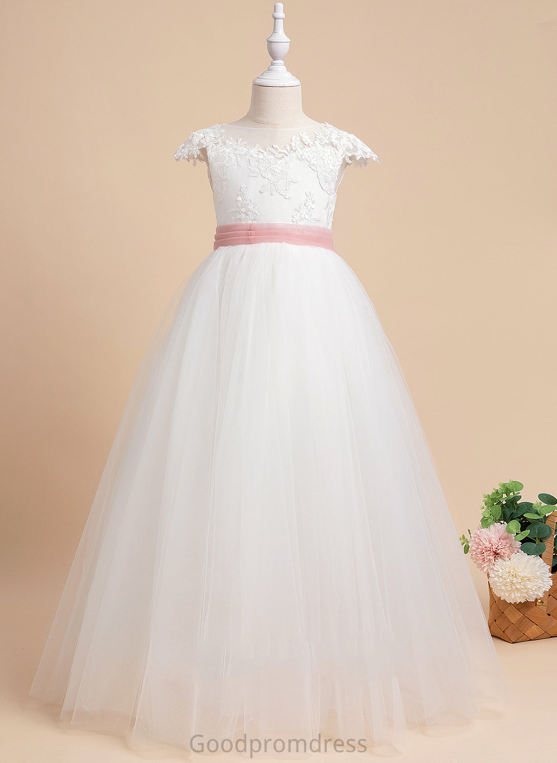 - Dress Floor-length Ella Scoop Neck With Lace Girl Lace/Sash Ball-Gown/Princess Flower Girl Dresses Flower Sleeveless