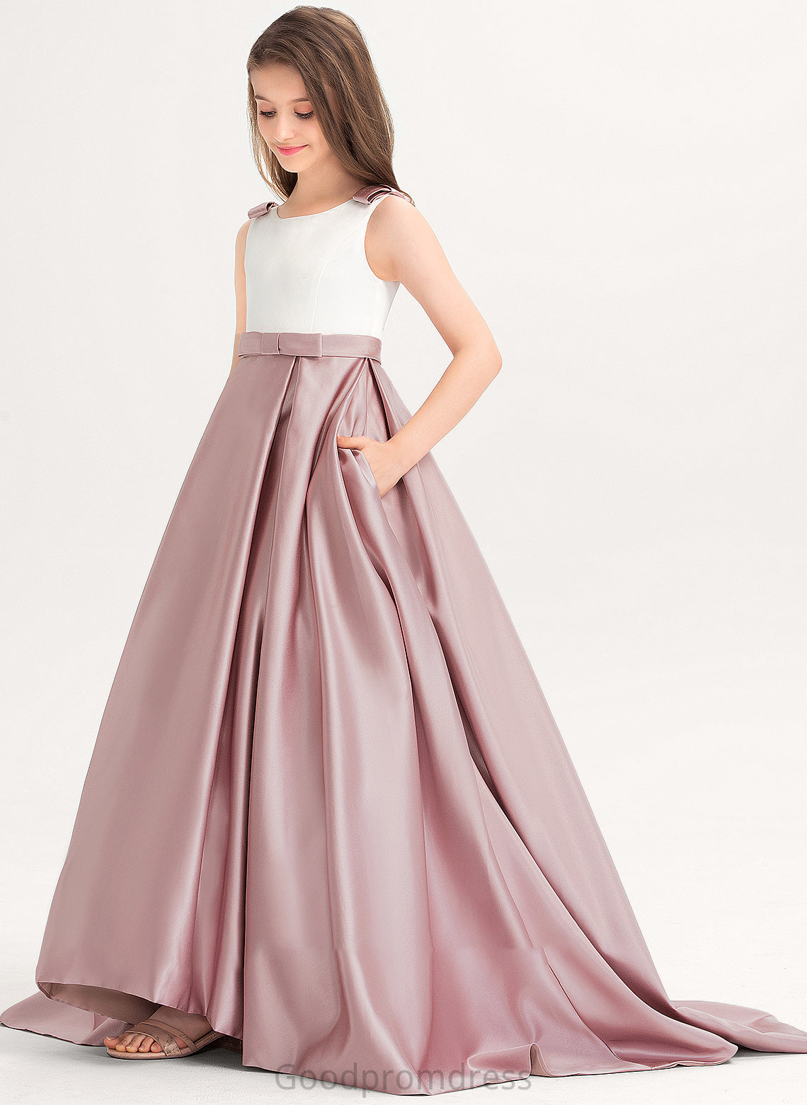 Train Rylie Sweep Pockets Bow(s) Ball-Gown/Princess Scoop Satin Junior Bridesmaid Dresses Neck With