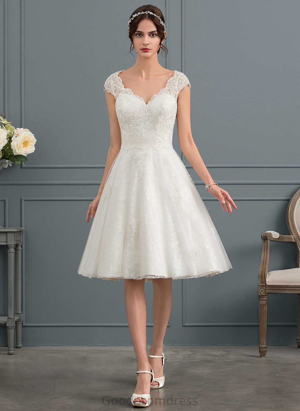 Knee-Length Lace Wedding Wedding Dresses V-neck Dress Tulle Marisa A-Line