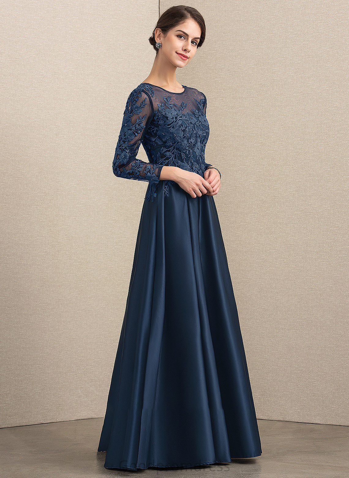 the Dress Beading of Mother Scoop Mother of the Bride Dresses Satin Bride Floor-Length A-Line Neck Susan With Lace