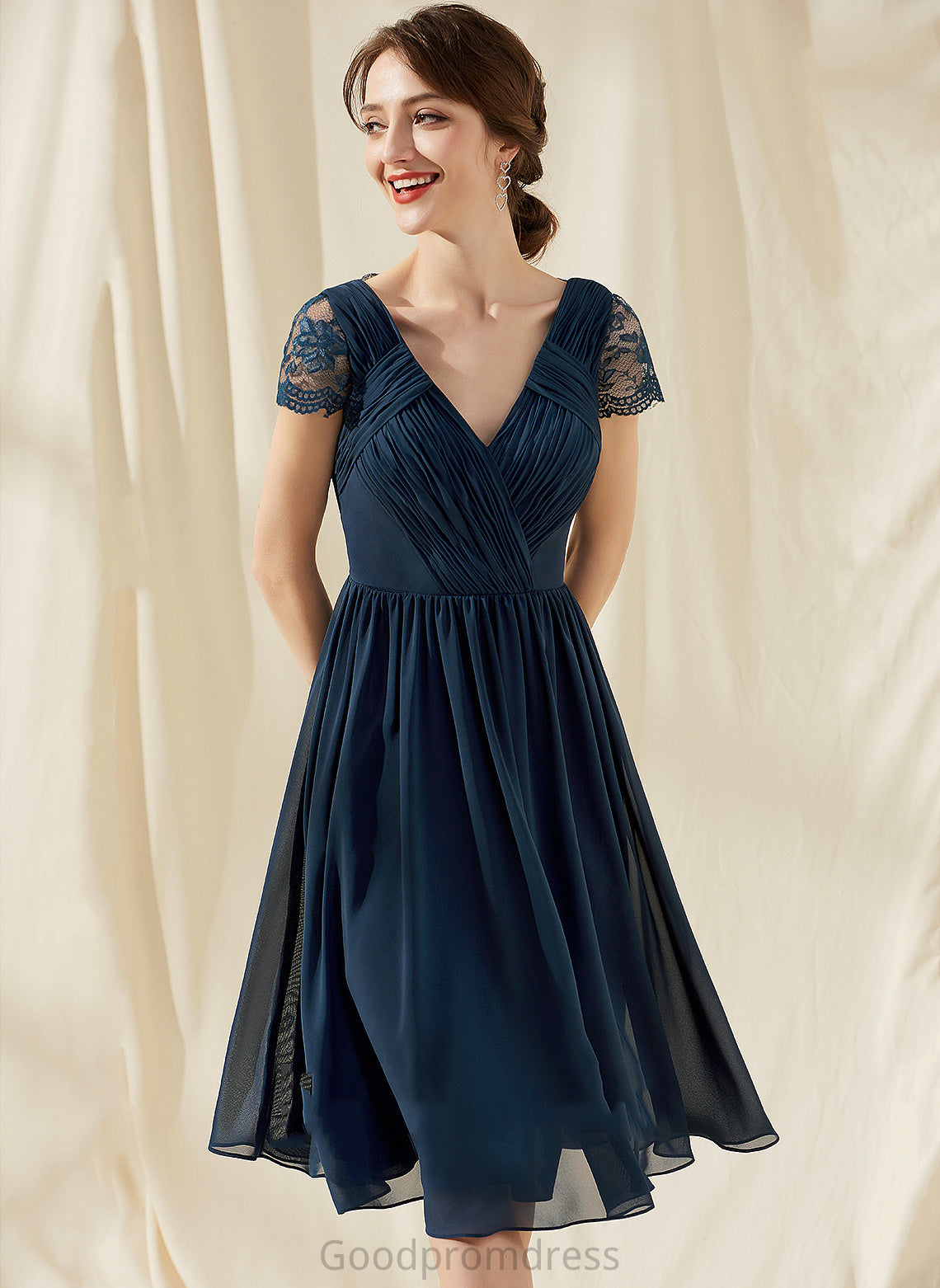 Homecoming A-Line Dress Lindsey Chiffon Knee-Length With Ruffle V-neck Lace Homecoming Dresses