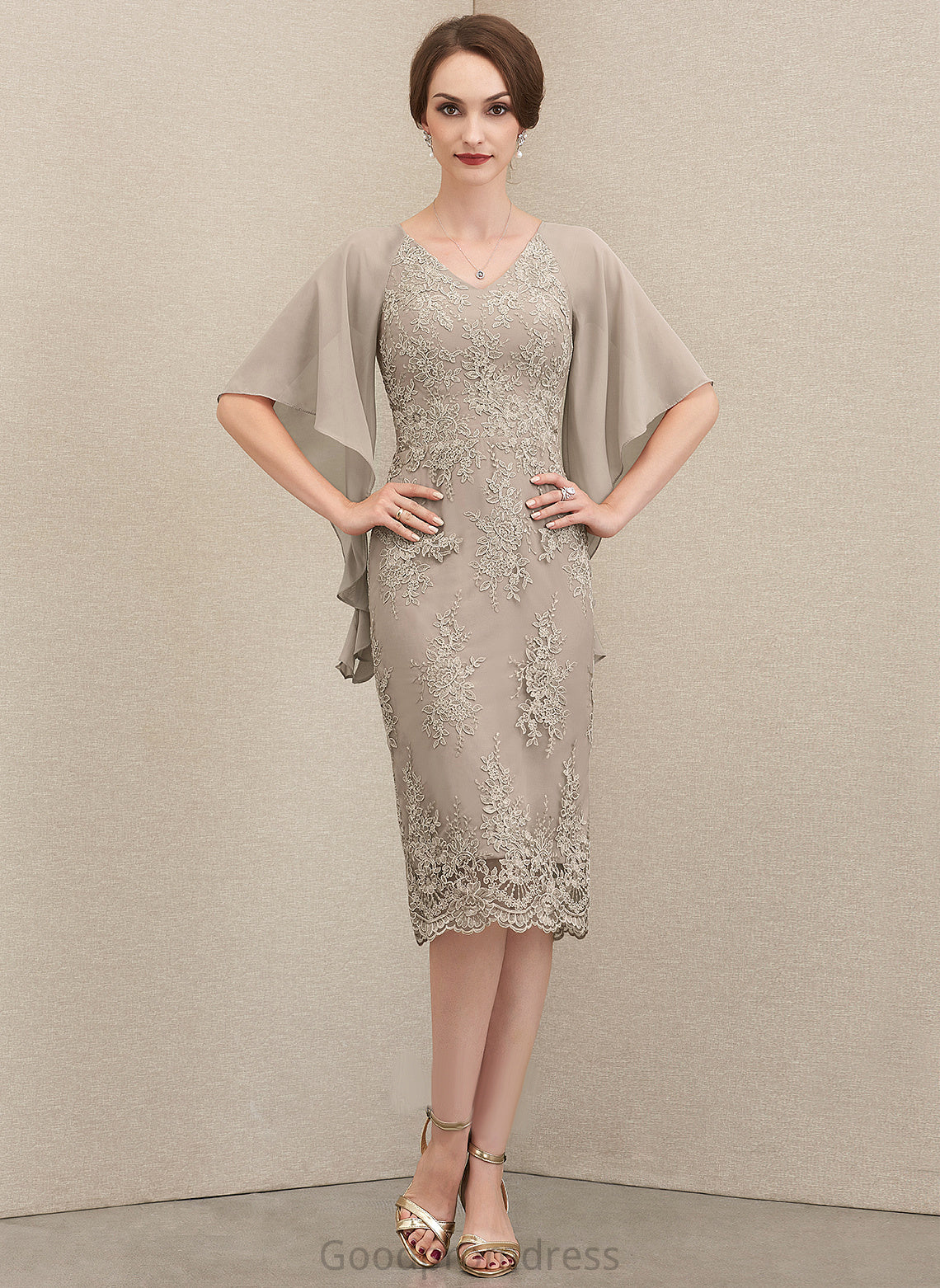 With Knee-Length Shiloh Sheath/Column Mother of the Bride Dresses Ruffles the Mother Chiffon Dress Lace of Cascading V-neck Bride