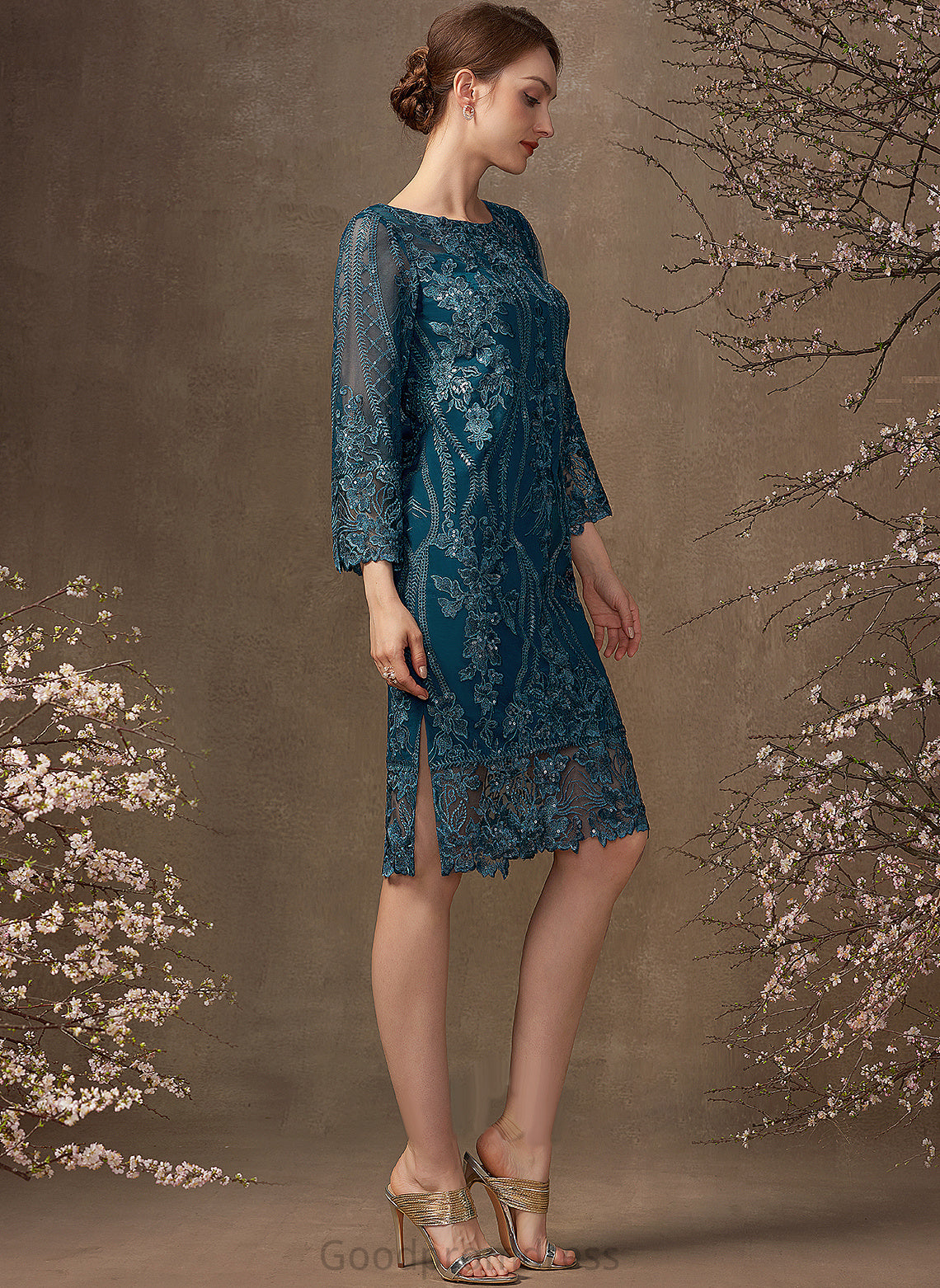 Neck Scoop the Bride Mercedes Lace Dress of Sheath/Column Mother of the Bride Dresses Mother Sequins With Knee-Length