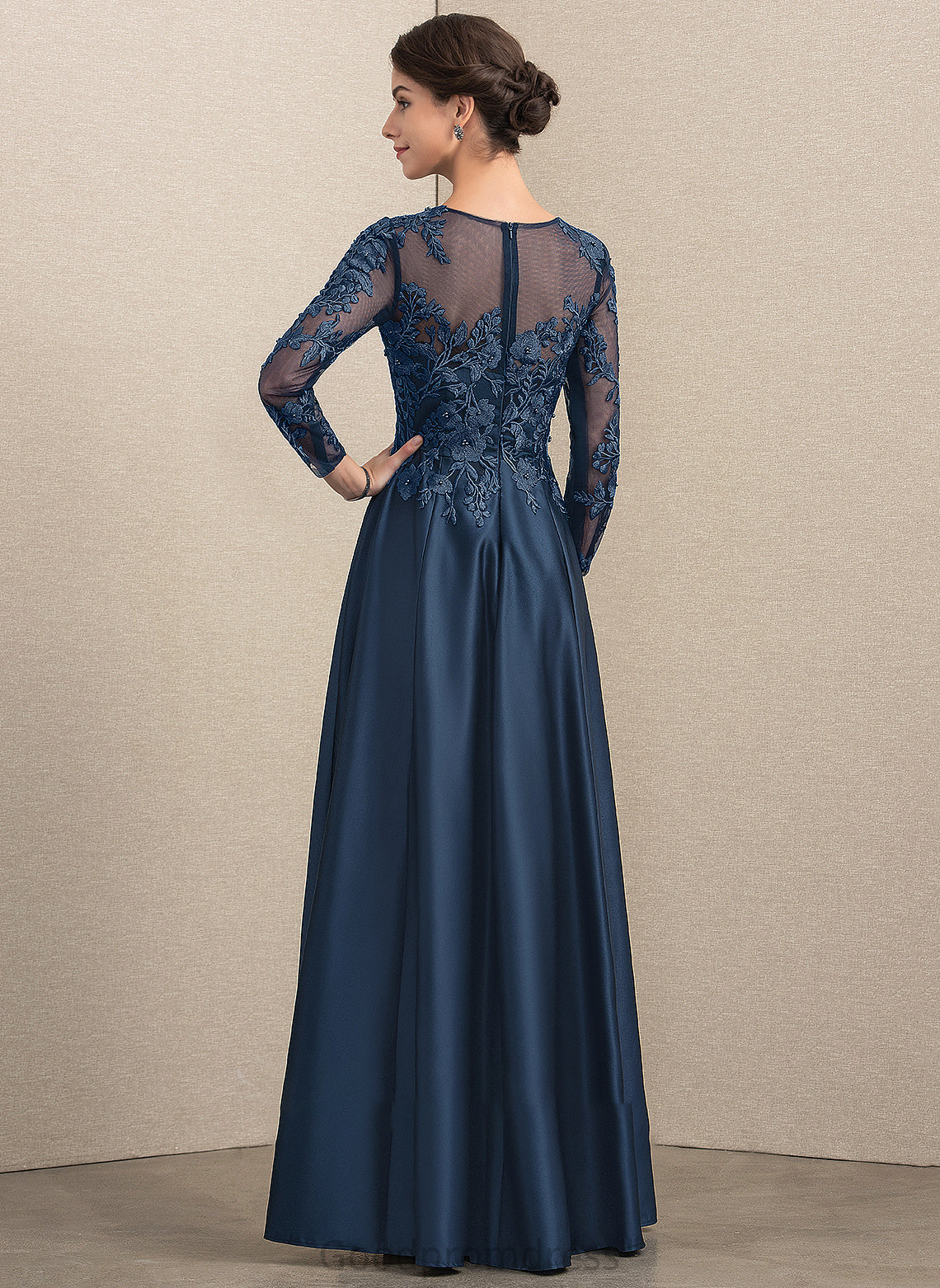 the Dress Beading of Mother Scoop Mother of the Bride Dresses Satin Bride Floor-Length A-Line Neck Susan With Lace