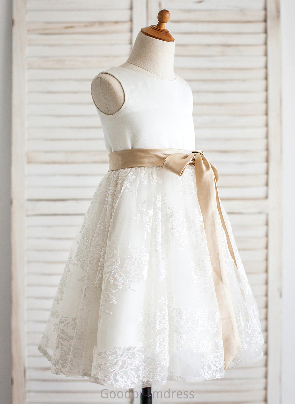 Flower Scoop - Satin/Lace Sash A-Line/Princess Jeanie Neck Girl Dress Sleeveless With Knee-length Flower Girl Dresses