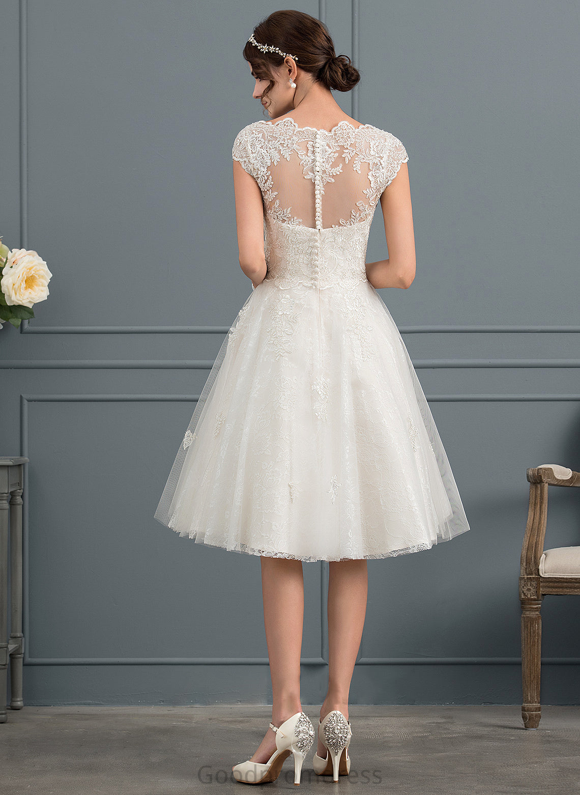 Knee-Length Lace Wedding Wedding Dresses V-neck Dress Tulle Marisa A-Line