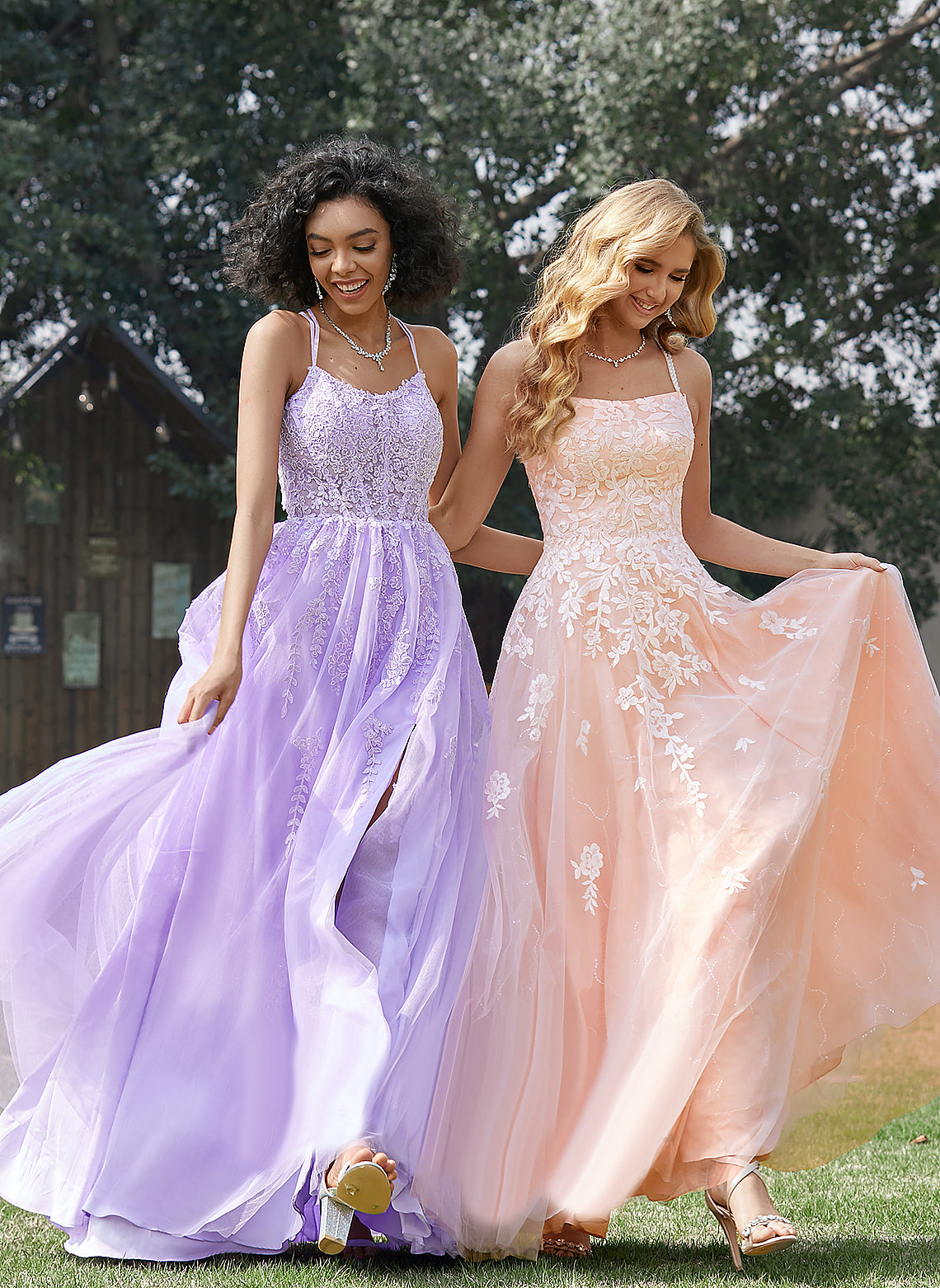 Sequins Ball-Gown/Princess Cali With Prom Dresses Sweep Train Scoop Tulle Lace